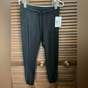 Zyia black Peak joggers (short 24”) Size XS.
